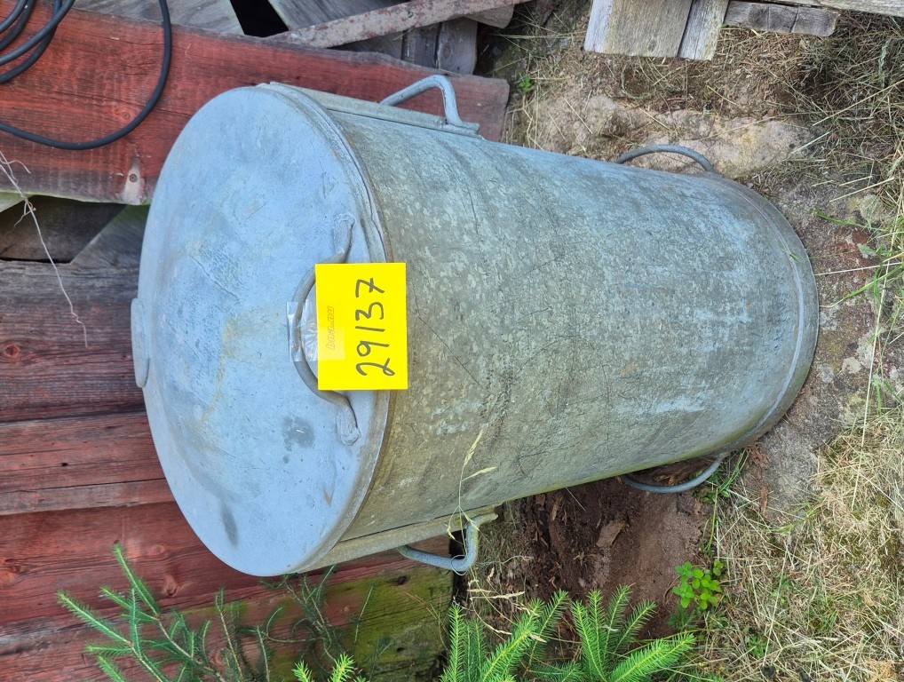 TUNNA MED LOCK I GALVAT STÅL