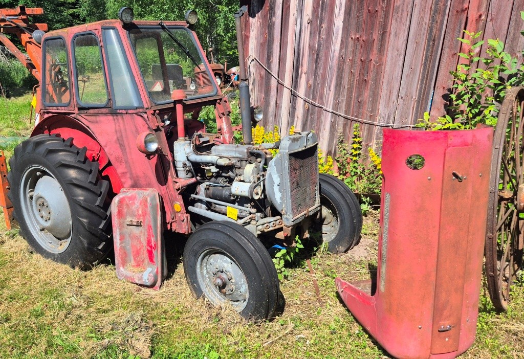 VETERANTRAKTOR MASSEY FERGUSON 35X