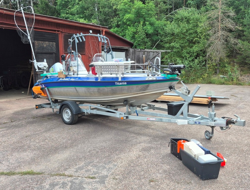 Trollingbåt Styrpulpet Silver Fox DC / Honda 60hk / Med utrustning